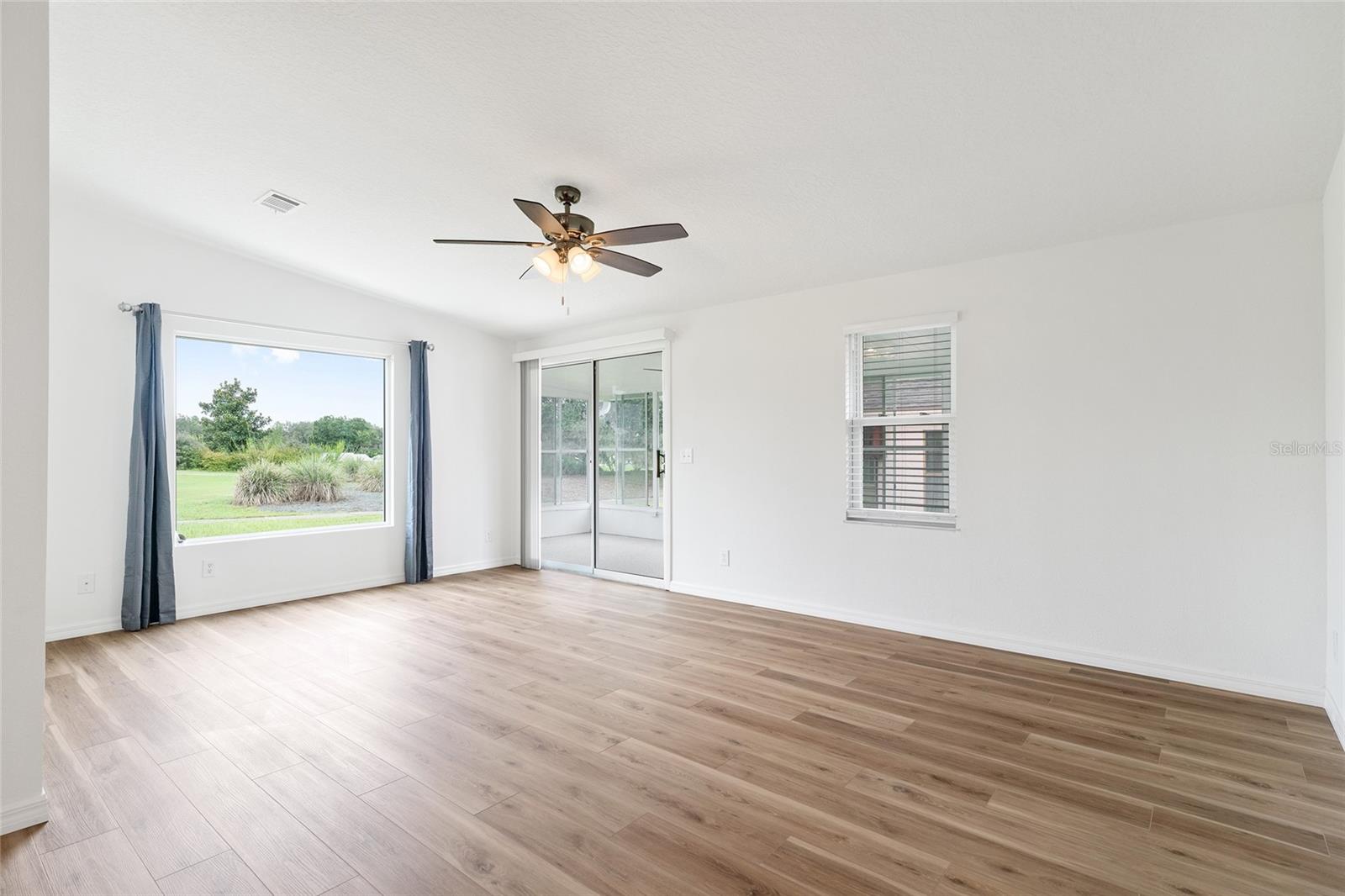 LADY LAKE ORANGE BLOSSOM GARDENS UNIT 12 - Residential
