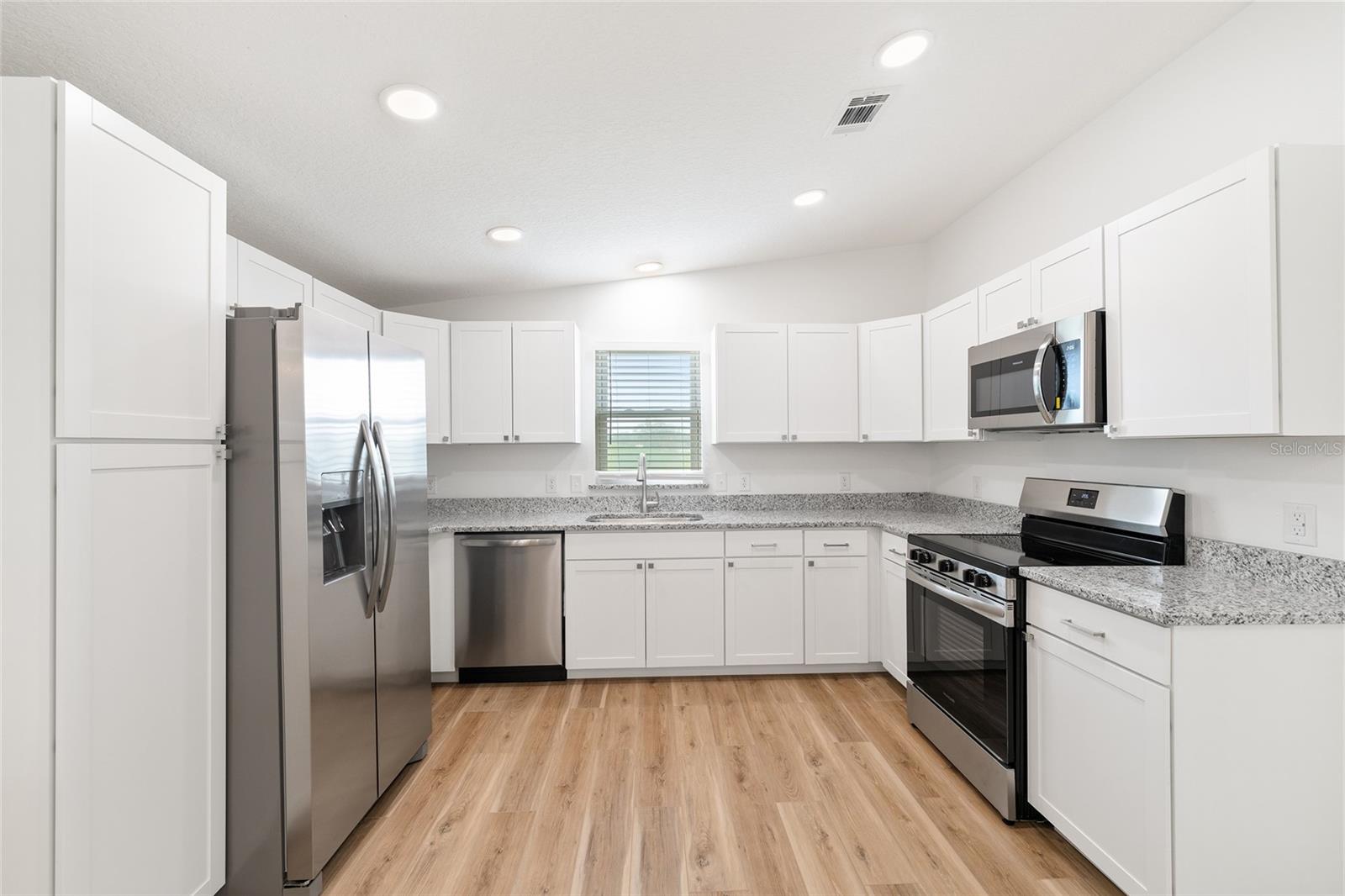 LADY LAKE ORANGE BLOSSOM GARDENS UNIT 12 - Residential