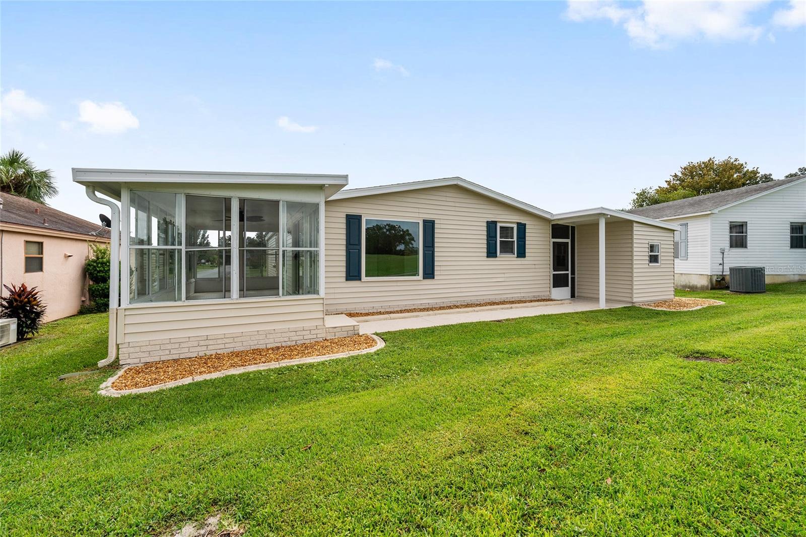 LADY LAKE ORANGE BLOSSOM GARDENS UNIT 12 - Residential