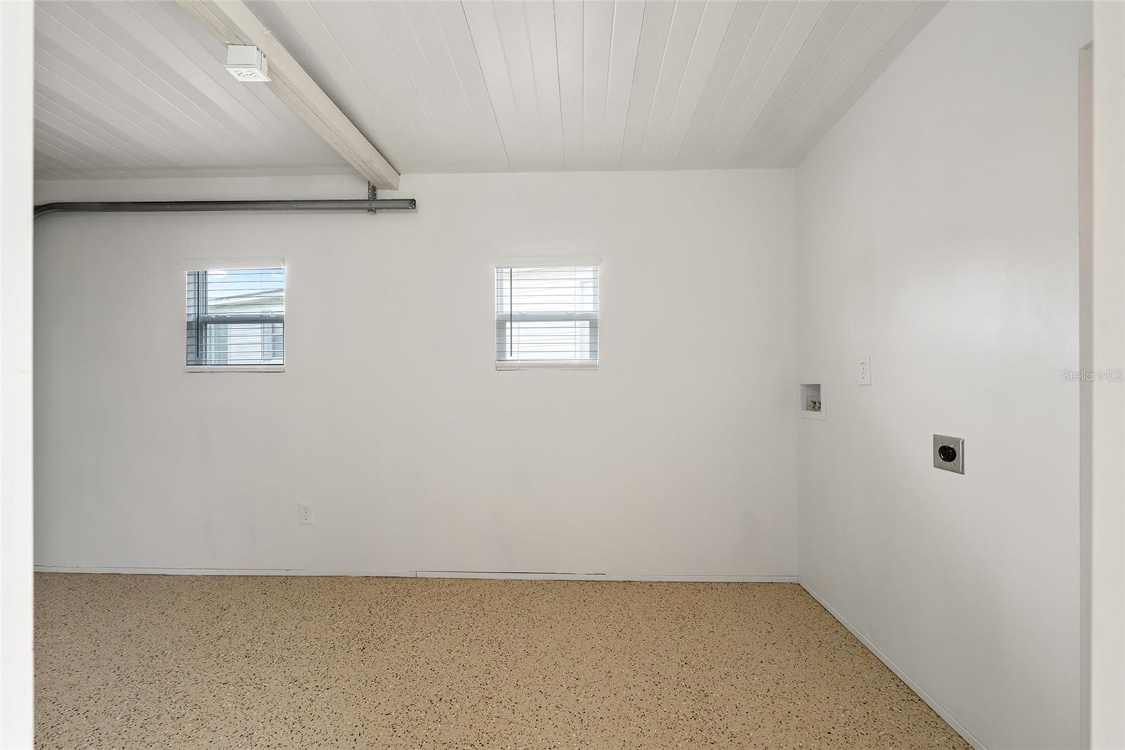 LADY LAKE ORANGE BLOSSOM GARDENS UNIT 12 - Residential