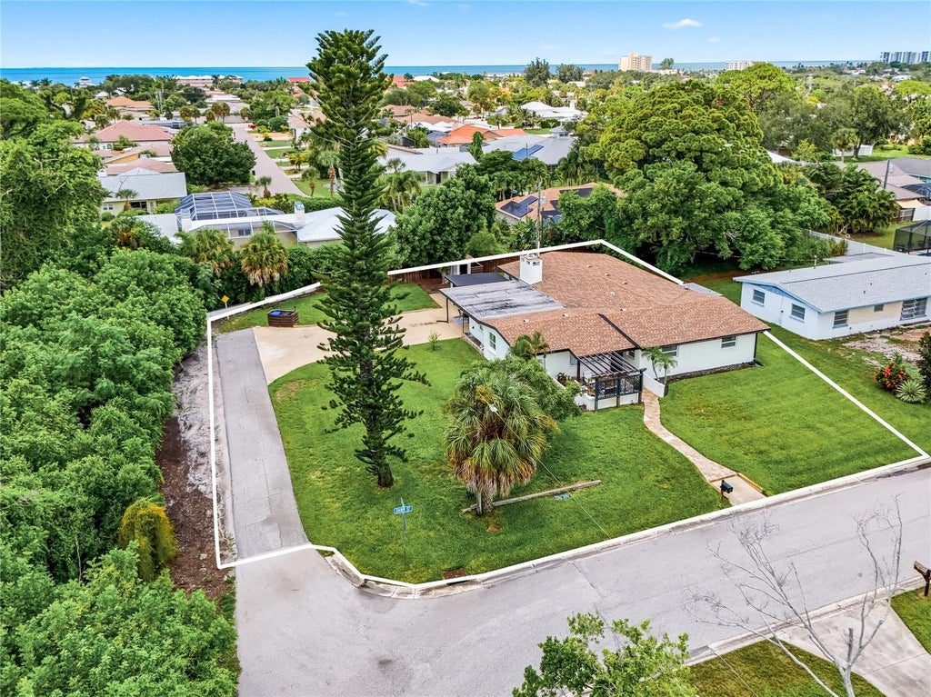 Photo of 936 Dawn Street, Venice, FL 34285 (MLS # C7530225)