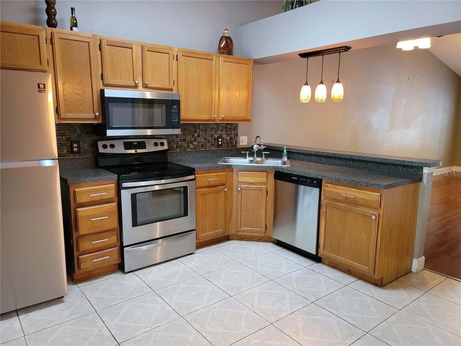 MANORS BRYN MAWR CONDO PH 07 - Residential Lease