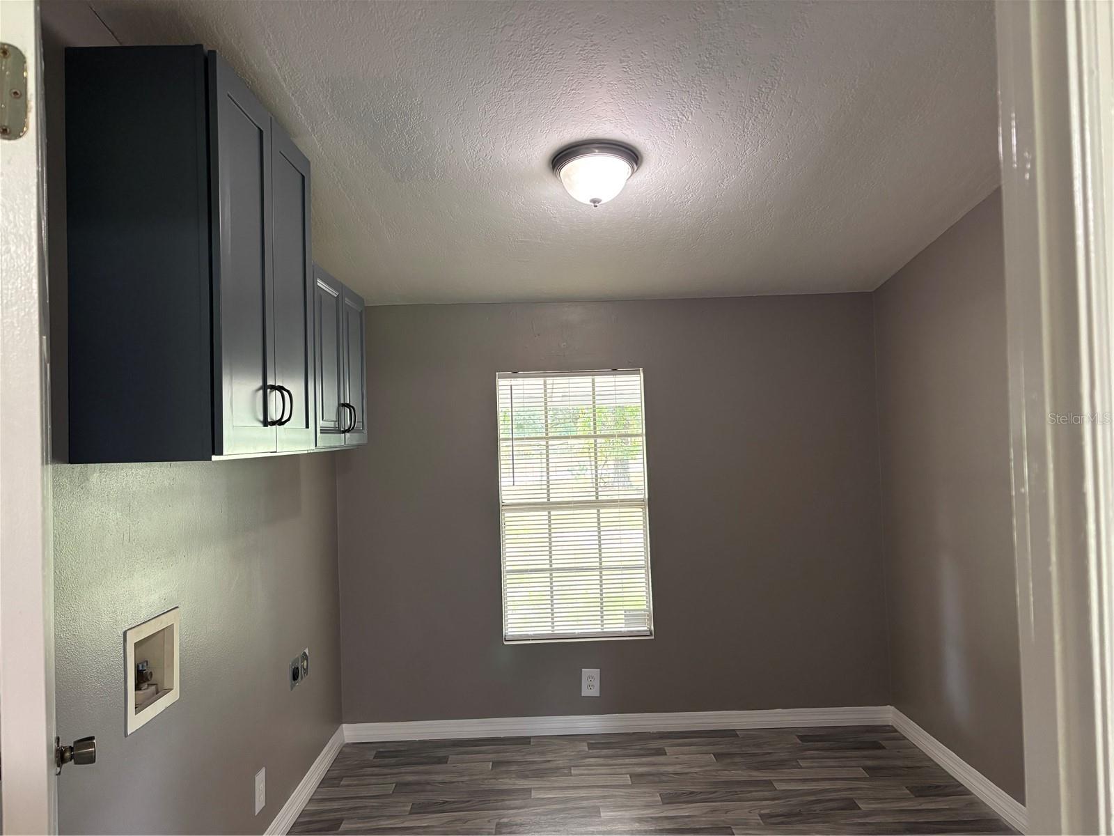 MIDWAY ACRES - Residential