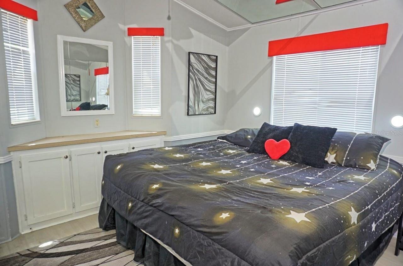 PARADISE LAKES RV PARK - Residential