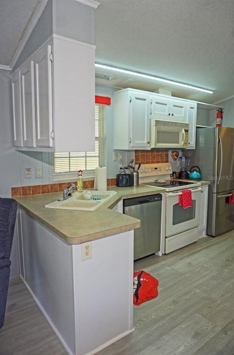 PARADISE LAKES RV PARK - Residential