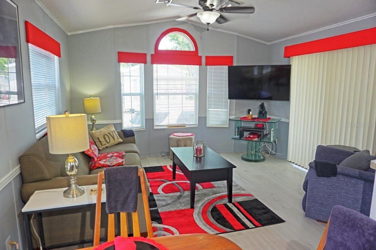 PARADISE LAKES RV PARK - Residential