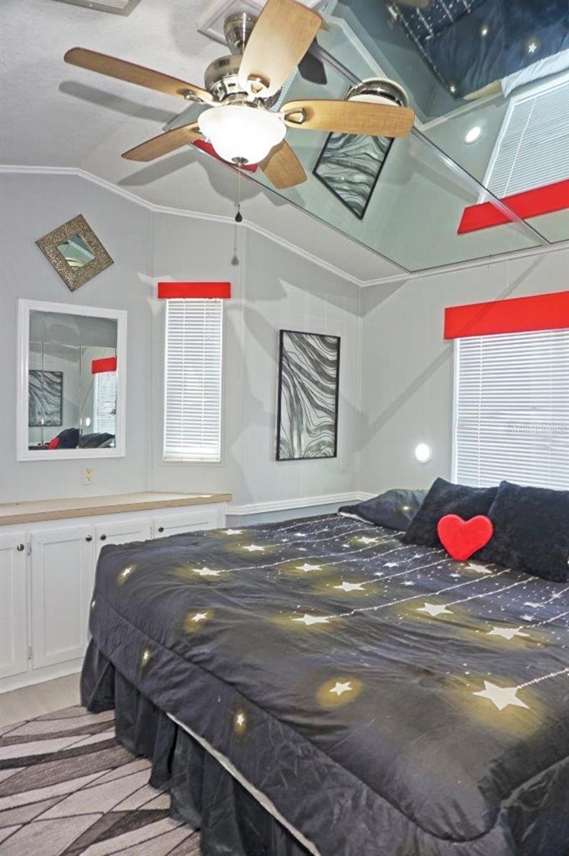 PARADISE LAKES RV PARK - Residential