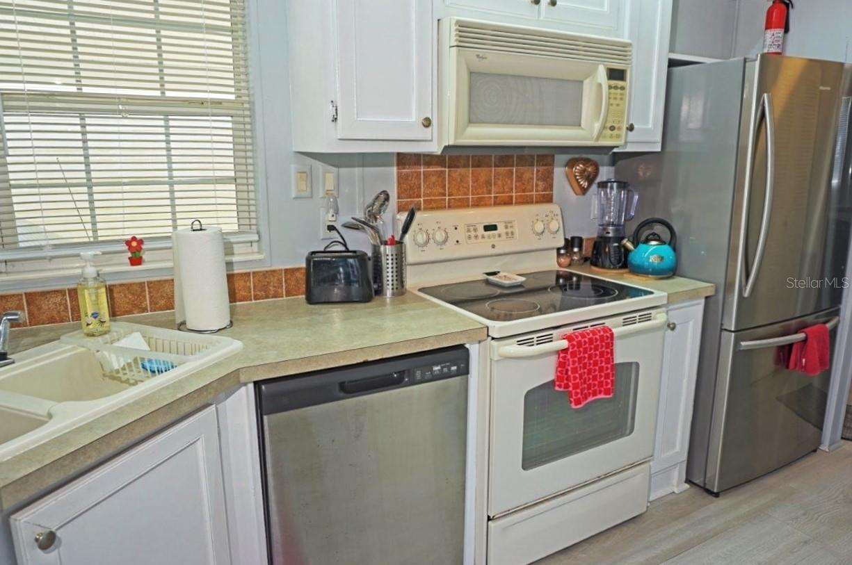 PARADISE LAKES RV PARK - Residential