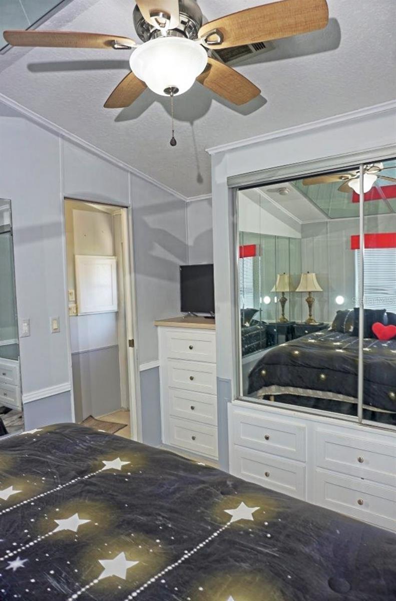 PARADISE LAKES RV PARK - Residential