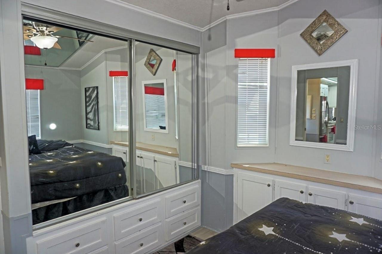 PARADISE LAKES RV PARK - Residential