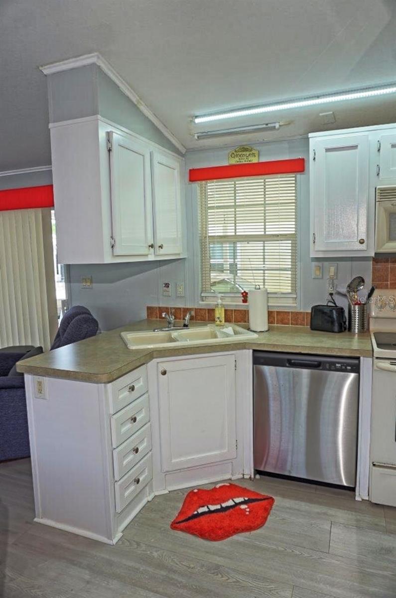 PARADISE LAKES RV PARK - Residential