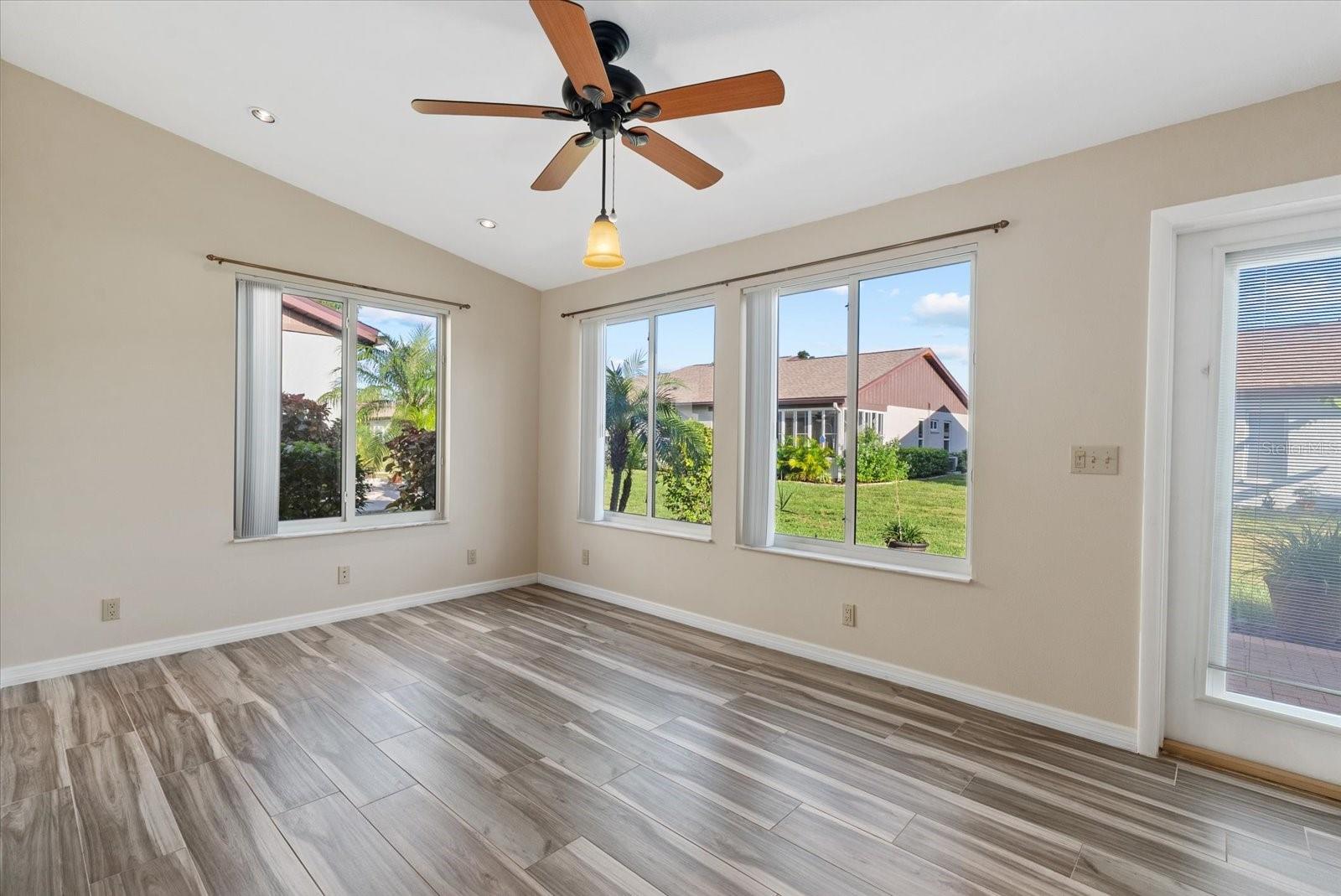 FOXWOOD - Residential