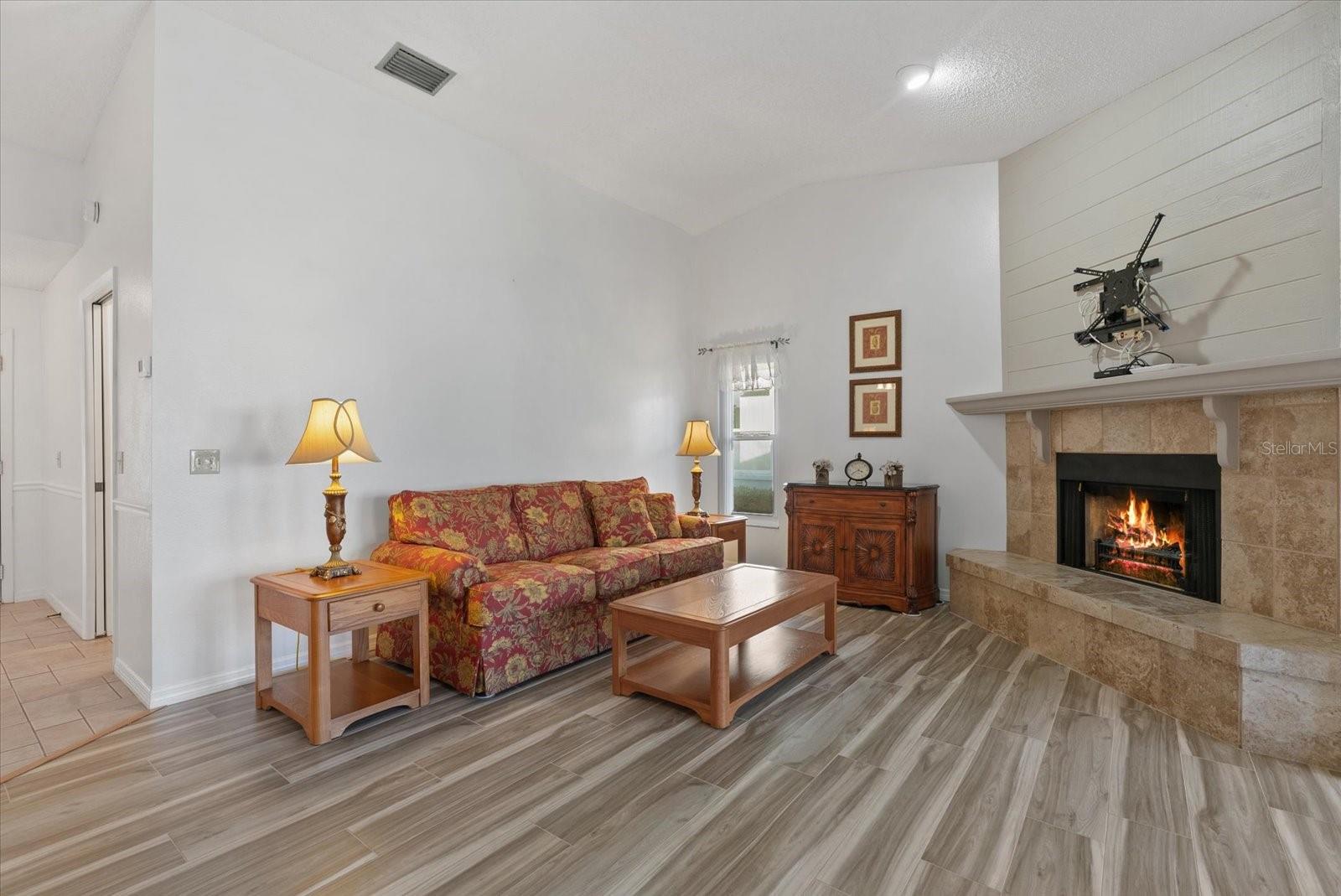 FOXWOOD - Residential