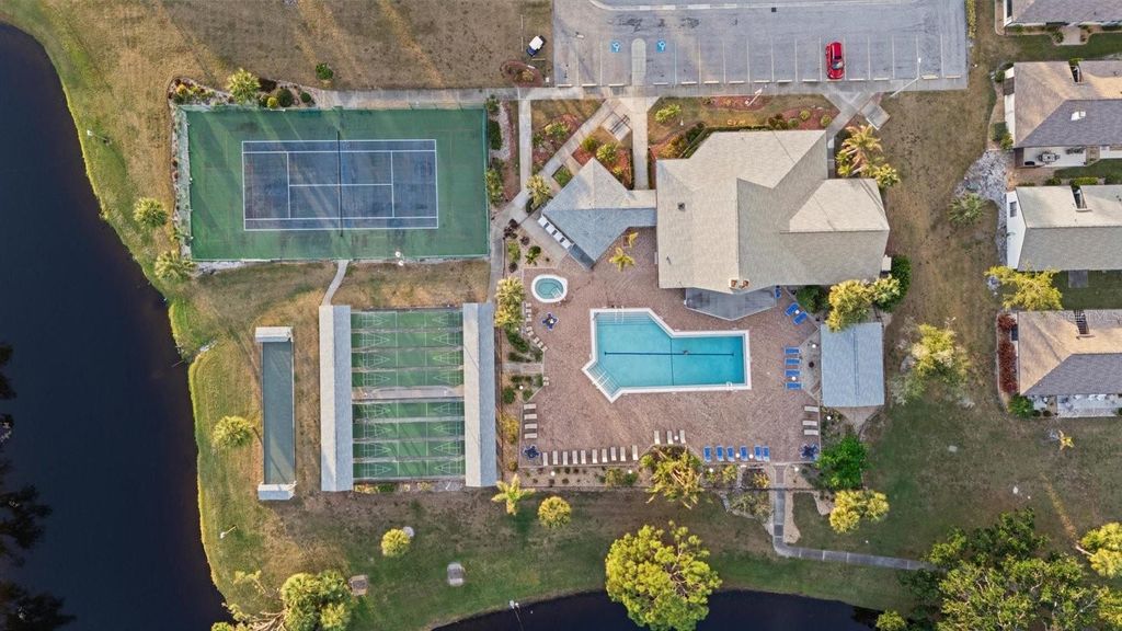 Photo of 508 Foxwood Boulevard, Englewood, FL 34223 (MLS # N6140959)