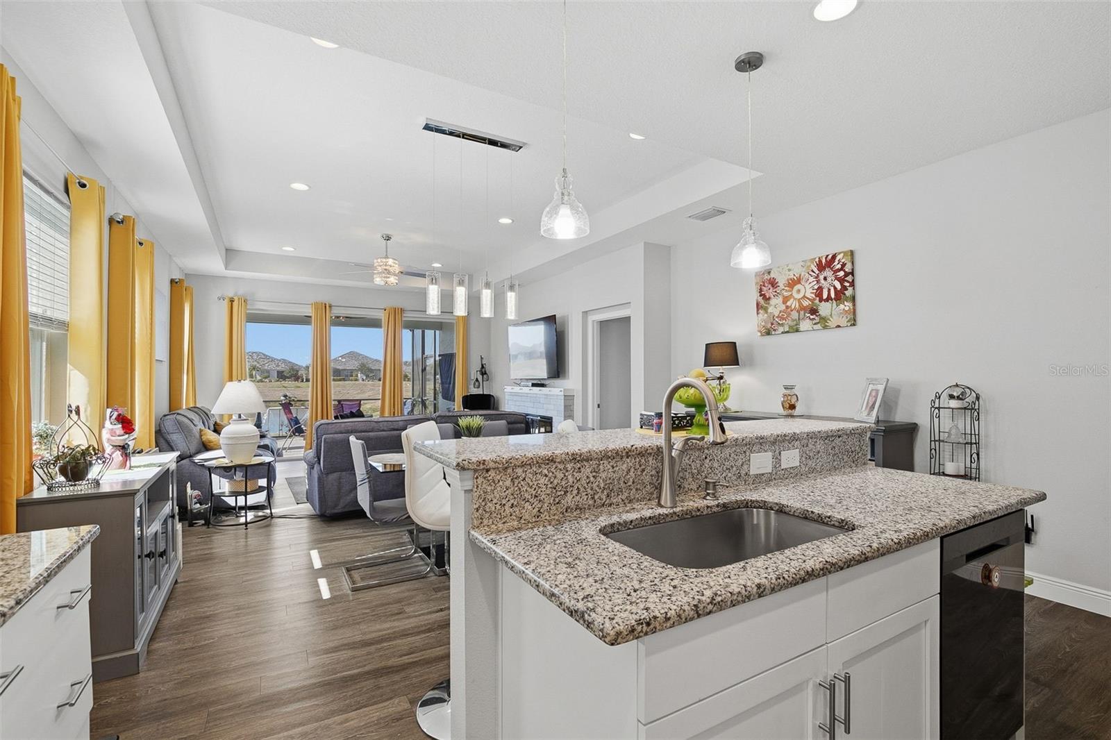 UNIVERSITY VILLAGE - Residential