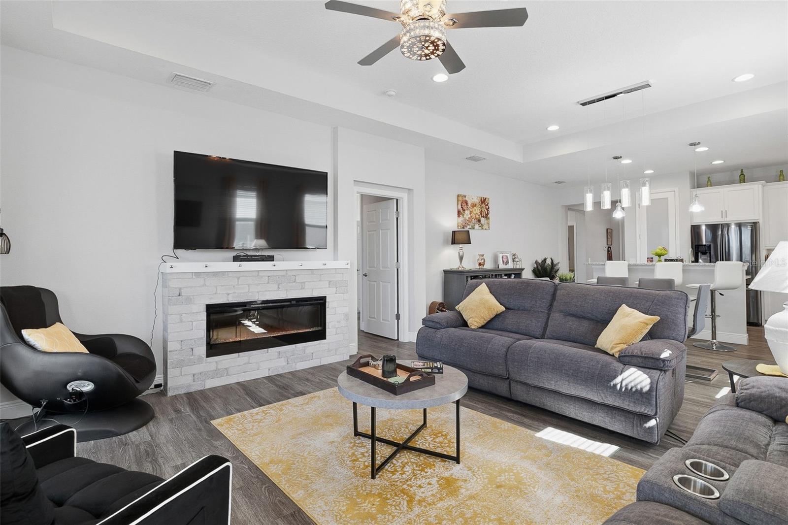 UNIVERSITY VILLAGE - Residential