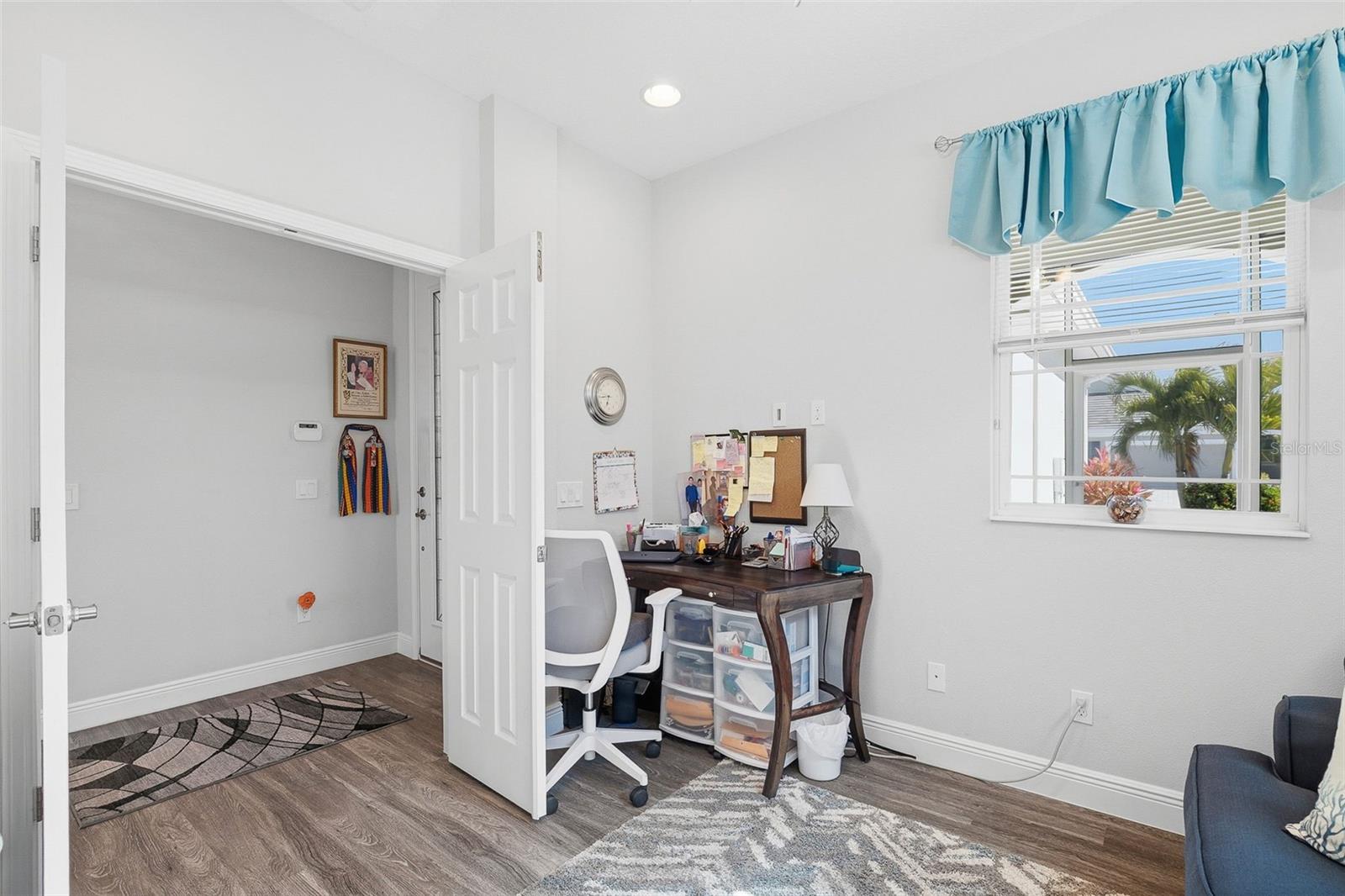 UNIVERSITY VILLAGE - Residential