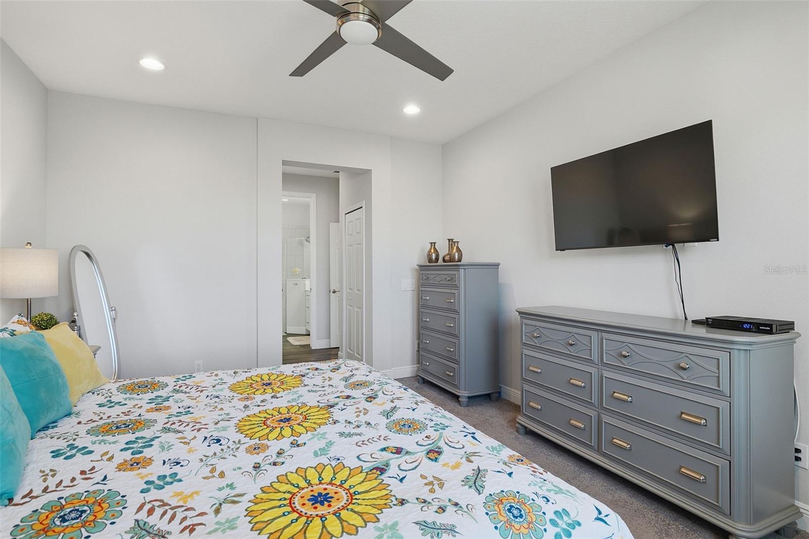 UNIVERSITY VILLAGE - Residential