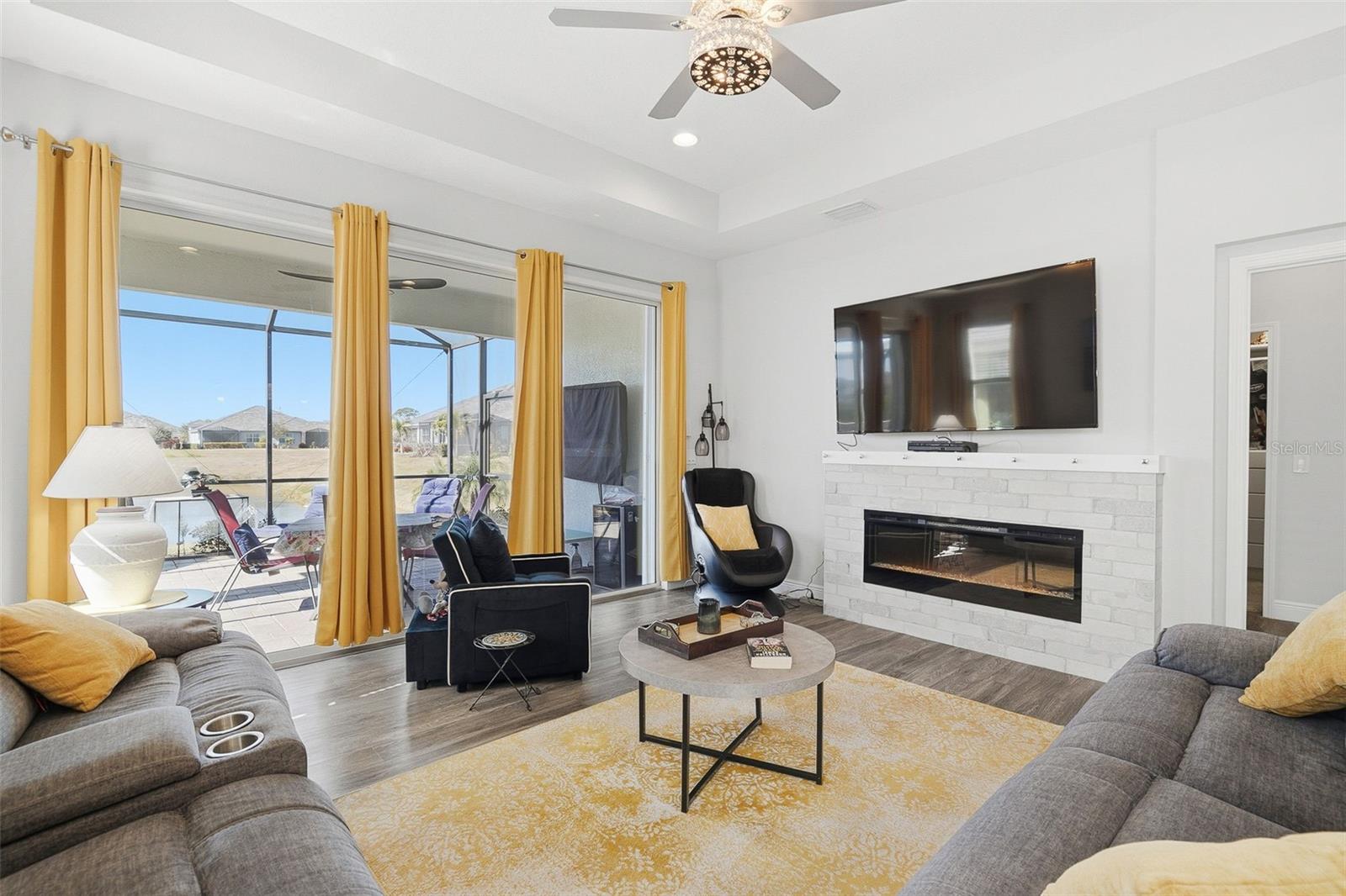 UNIVERSITY VILLAGE - Residential