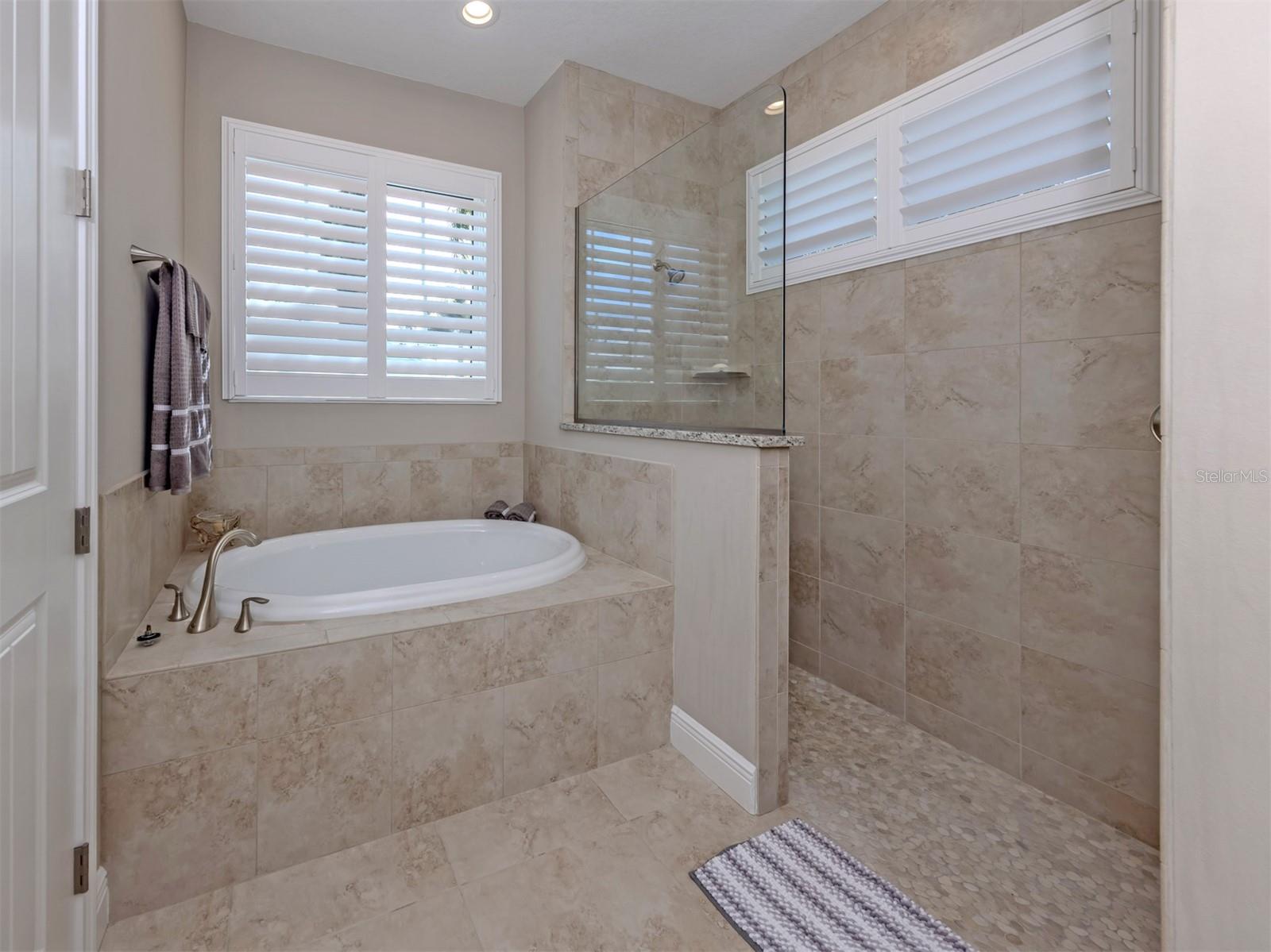 COTTAGES/CURRY CRK - Residential