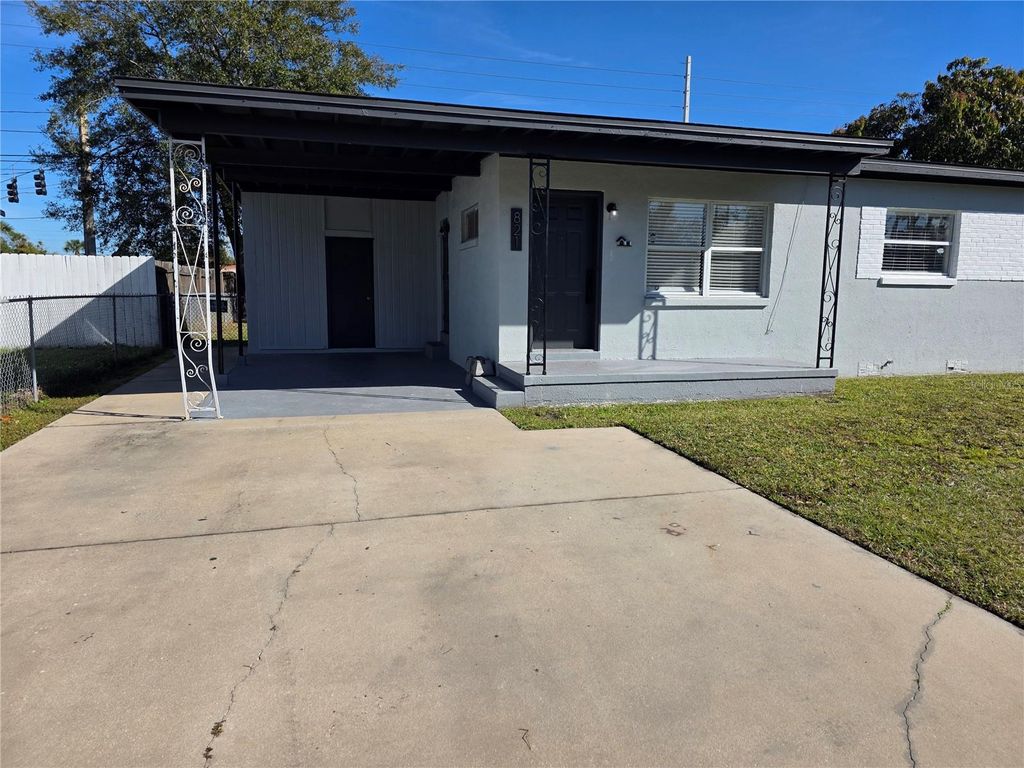 Photo of 821 S Solandra Drive, Orlando, FL 32807 (MLS # O6375789)