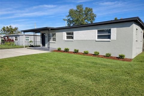 Photo of 821 S Solandra Drive, Orlando, FL 32807 (MLS # O6375789)