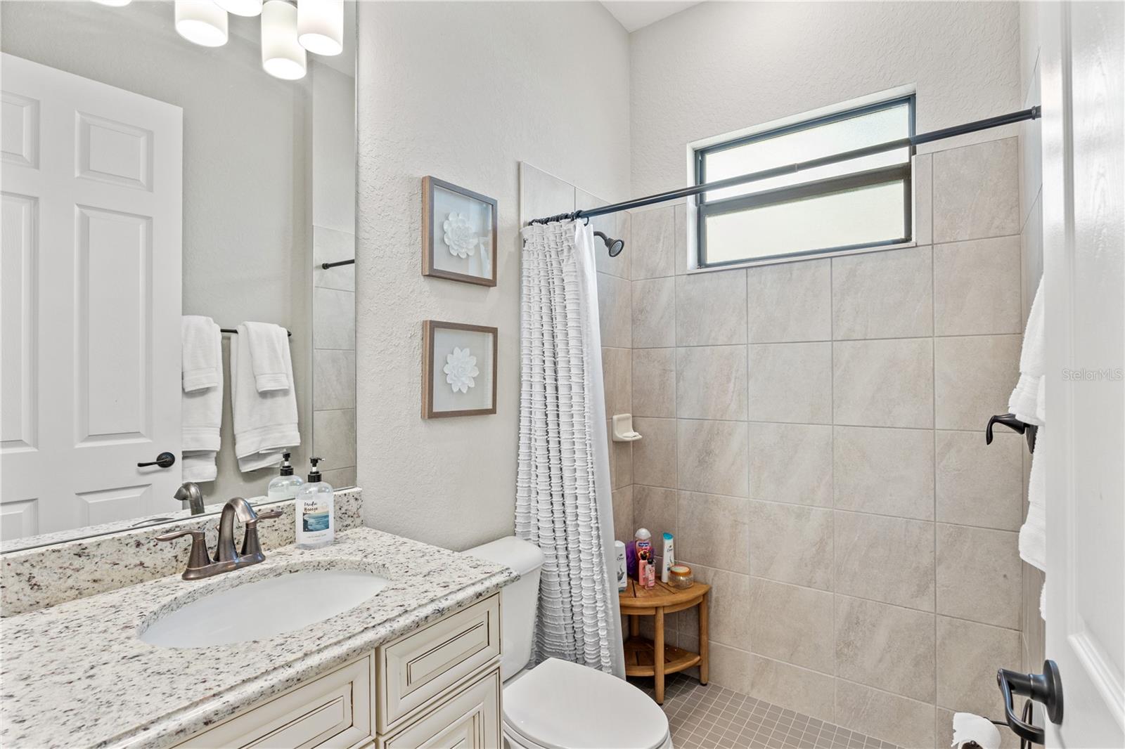 LAKEWOOD NATIONAL - Residential Lease