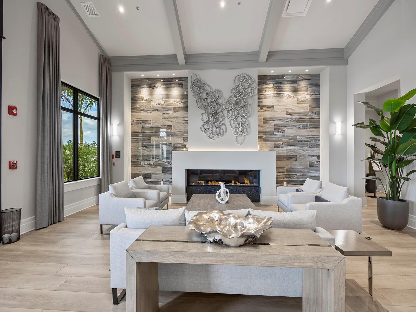 LAKEWOOD NATIONAL - Residential Lease