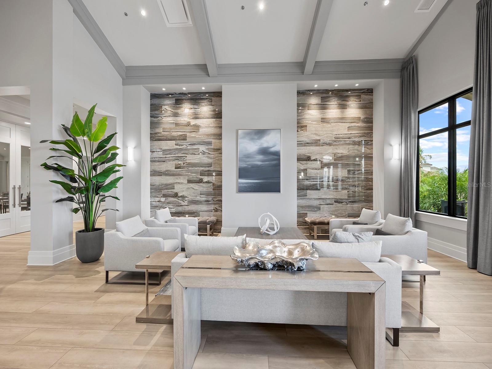 LAKEWOOD NATIONAL - Residential Lease