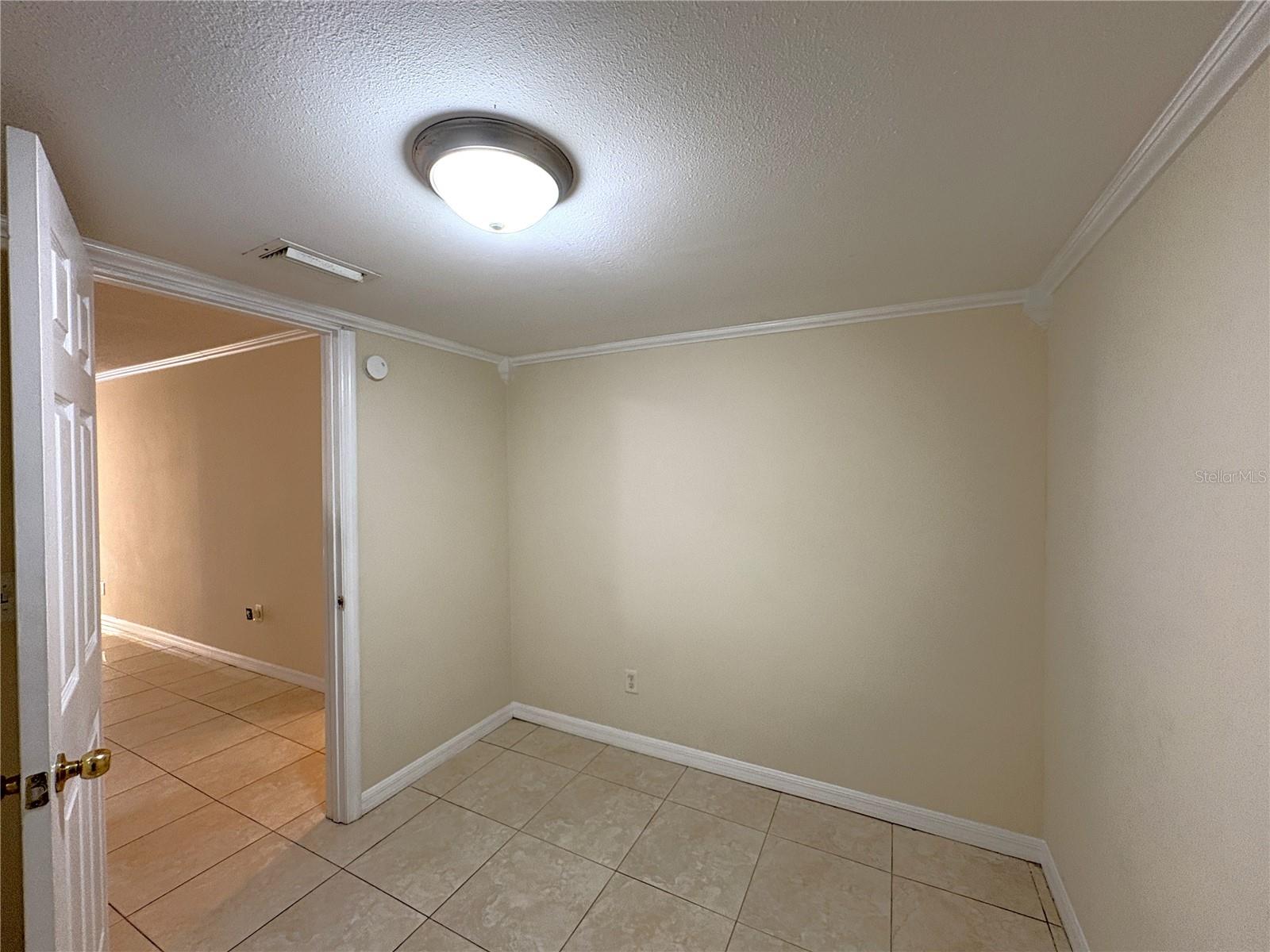 THE GREENS OF TOWNN COUNTRY - Residential Lease