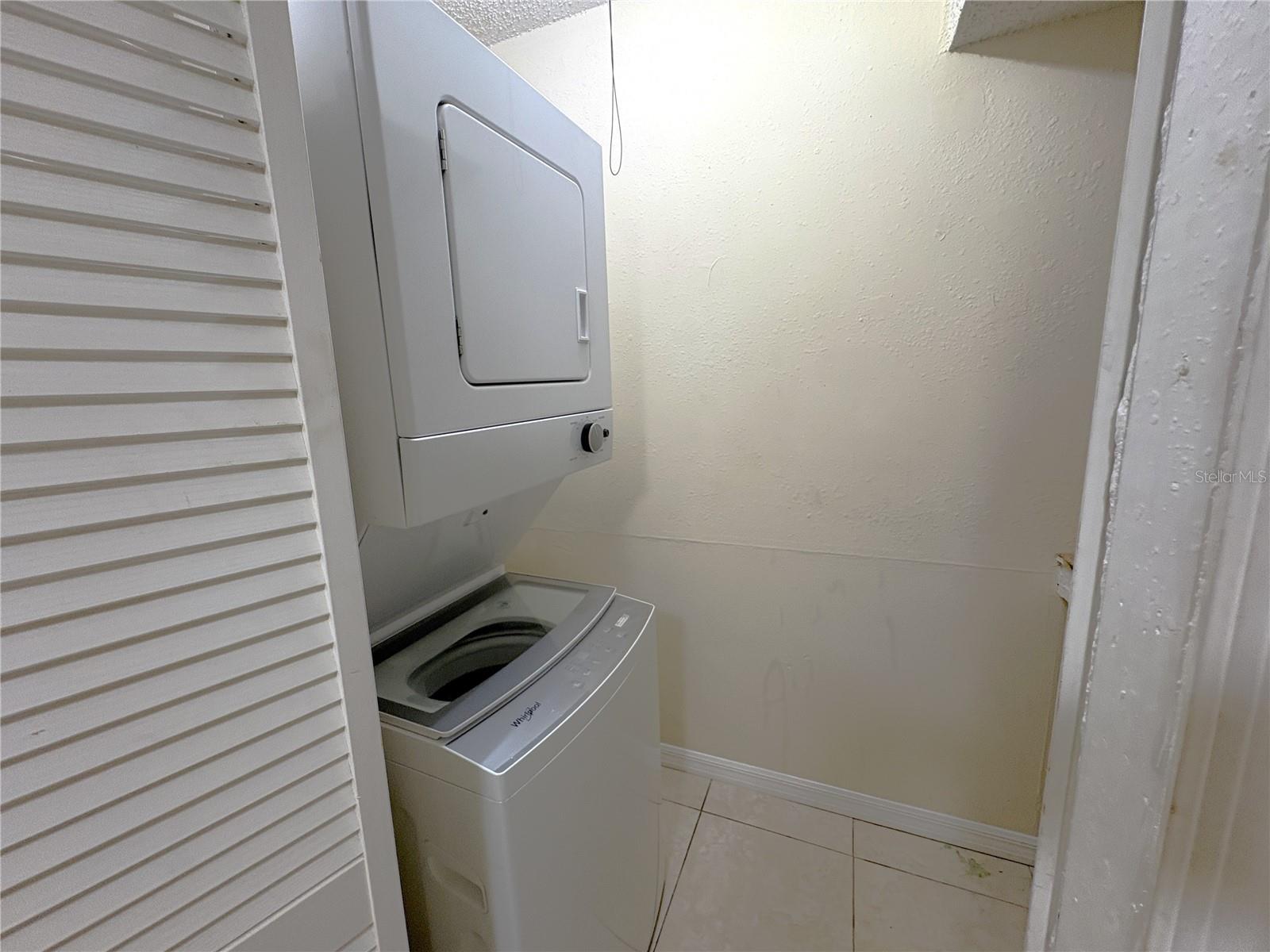 THE GREENS OF TOWNN COUNTRY - Residential Lease