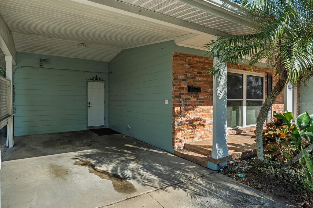 Photo of 1501 Overlake Avenue, Orlando, FL 32806 (MLS # O6368882)