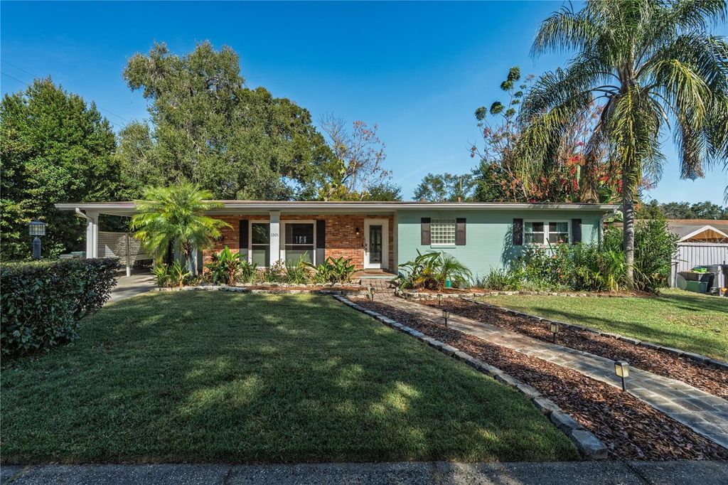 Photo of 1501 Overlake Avenue, Orlando, FL 32806 (MLS # O6368882)