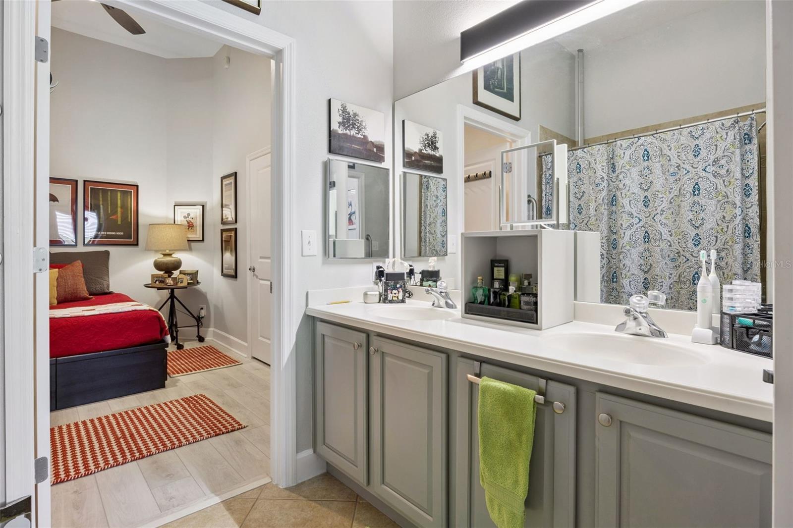 ARTISAN CLUB CONDO - Residential