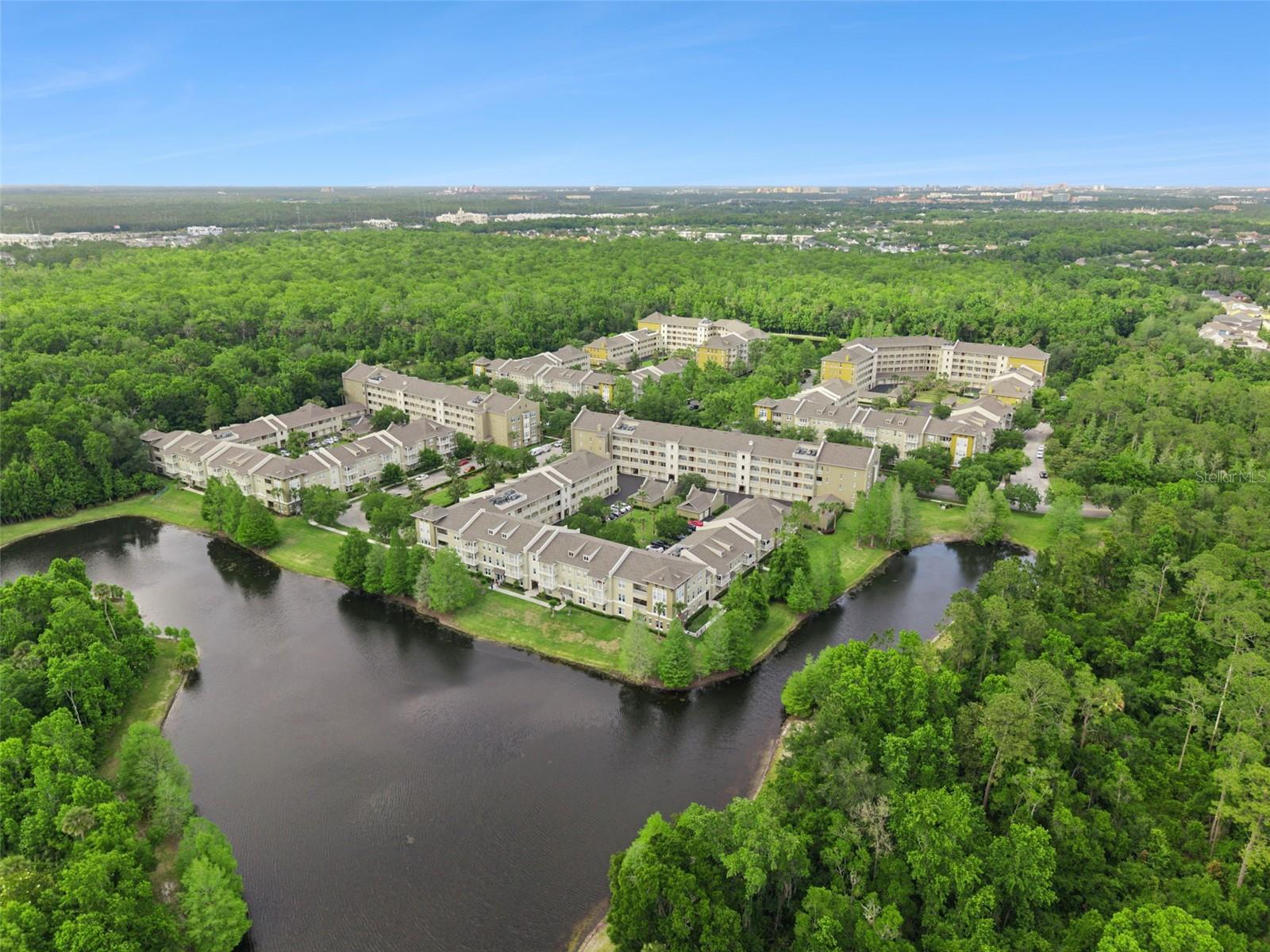 ARTISAN CLUB CONDO - Residential