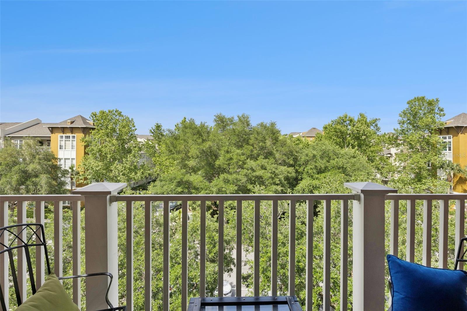 ARTISAN CLUB CONDO - Residential