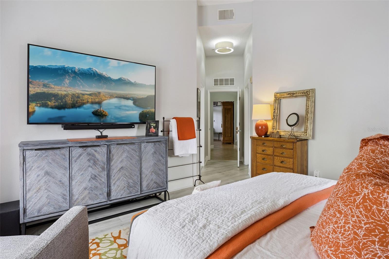 ARTISAN CLUB CONDO - Residential