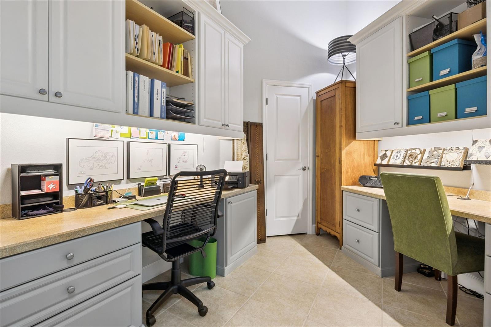 ARTISAN CLUB CONDO - Residential