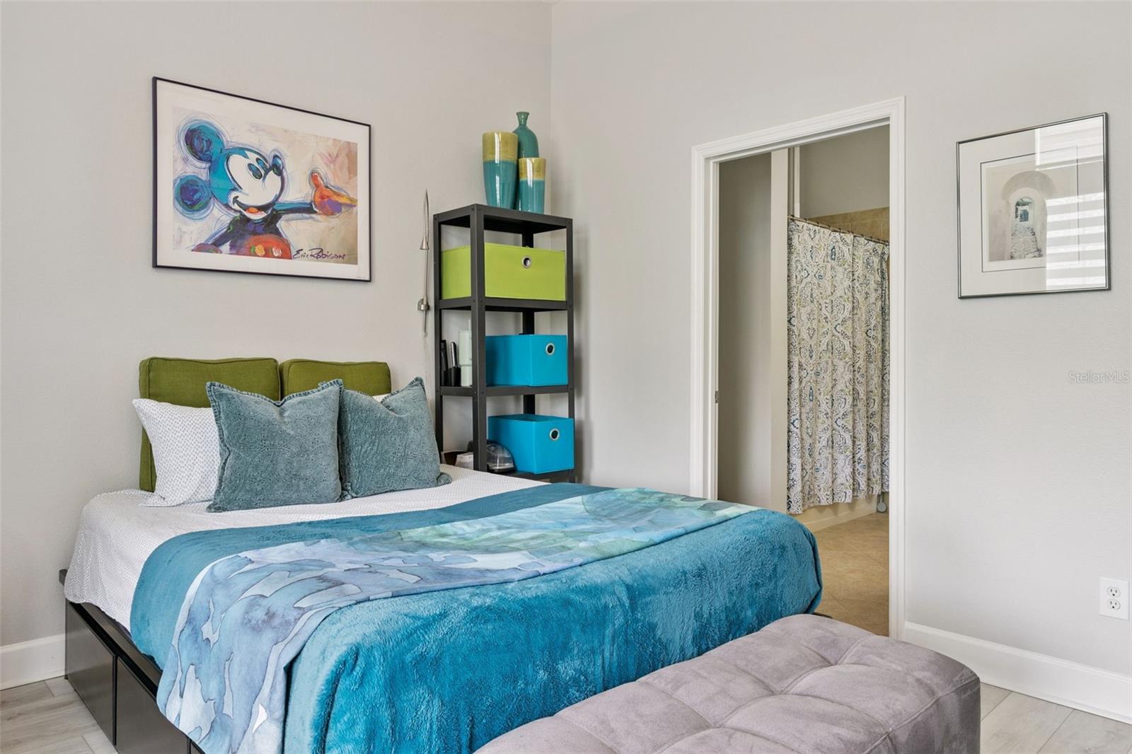 ARTISAN CLUB CONDO - Residential