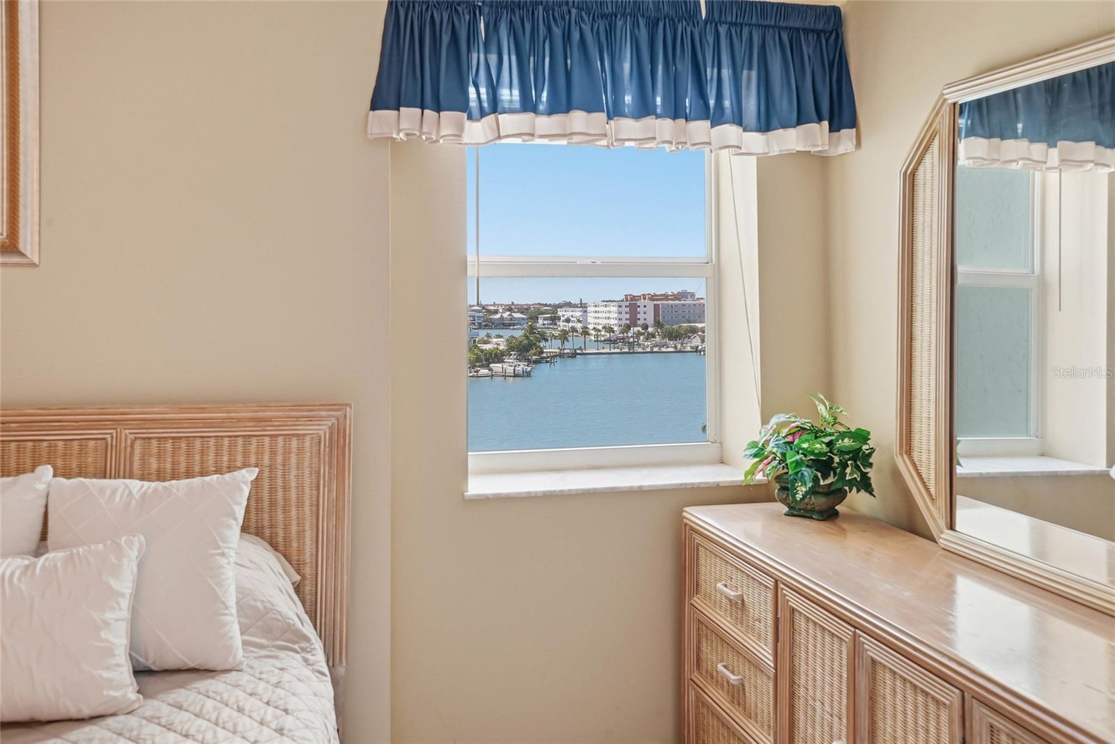 THREE PALMS POINTE CONDO - Residential