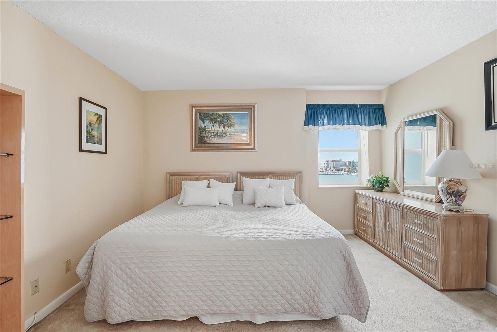 THREE PALMS POINTE CONDO - Residential