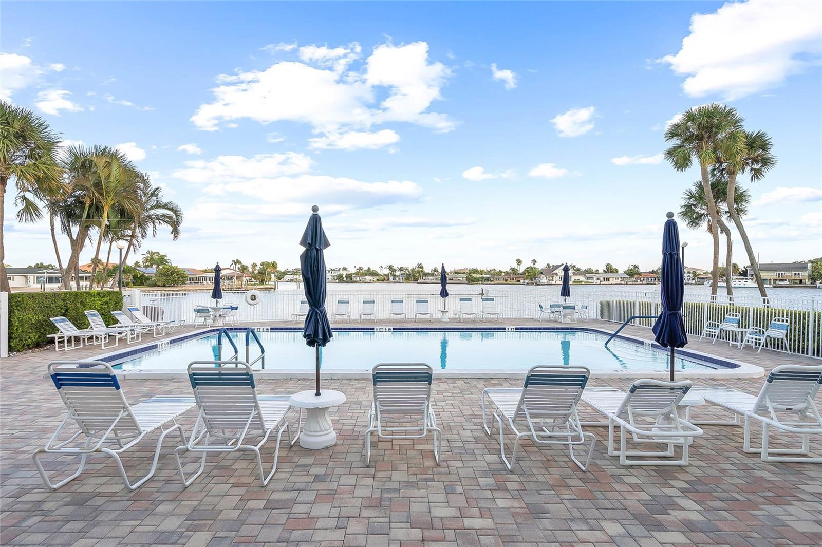 THREE PALMS POINTE CONDO - Residential