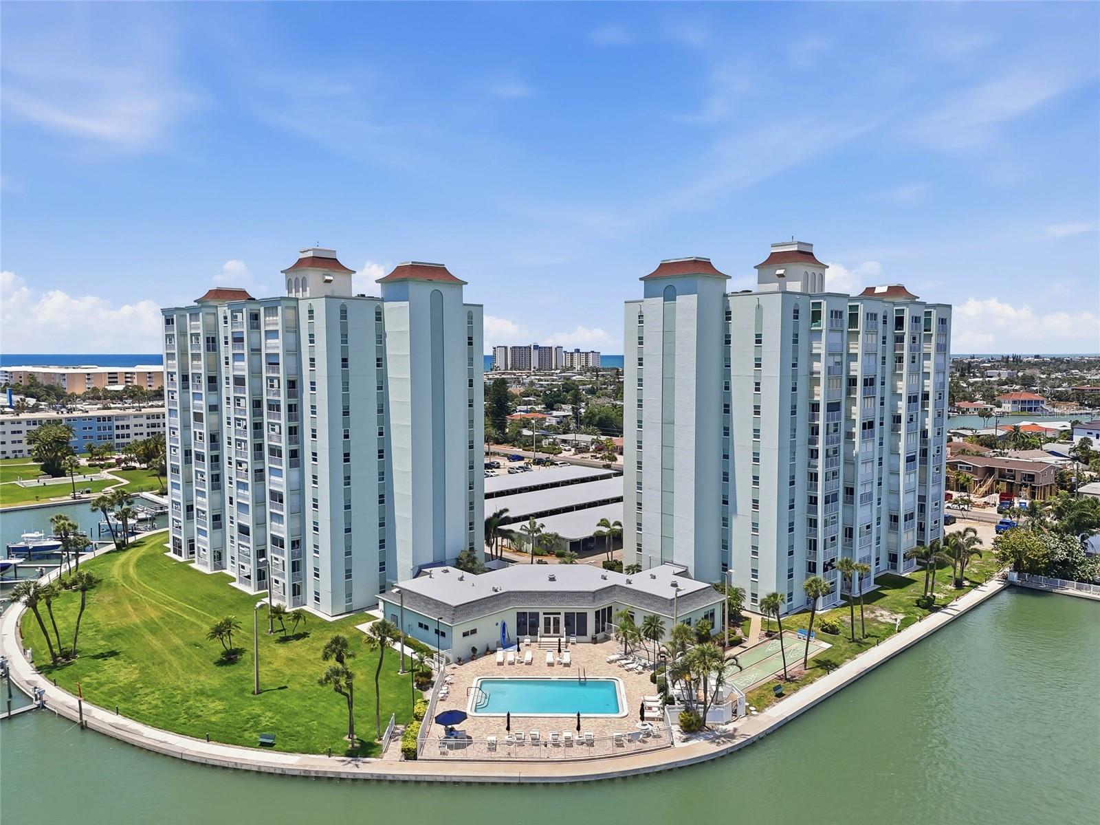 THREE PALMS POINTE CONDO - Residential