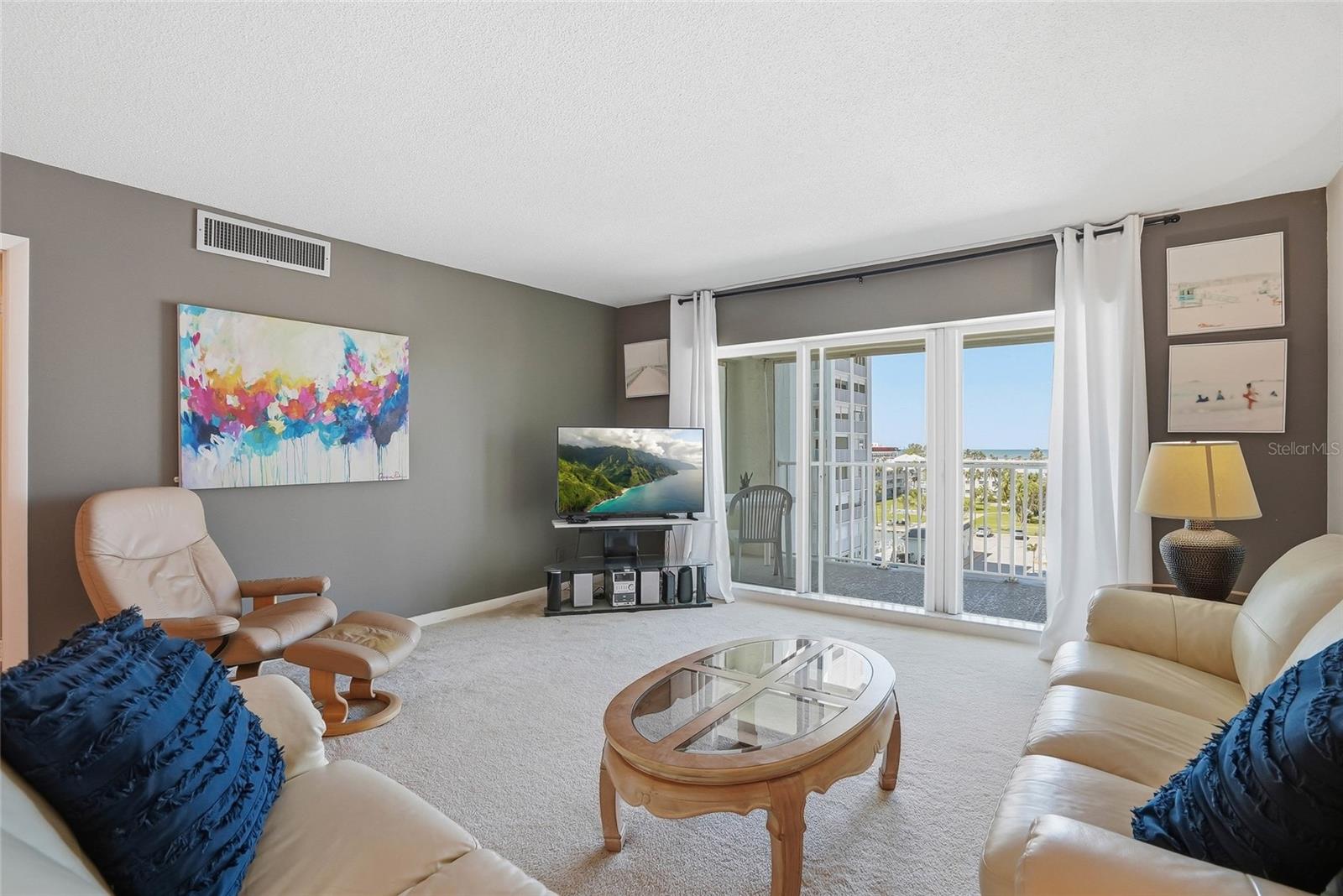 THREE PALMS POINTE CONDO - Residential