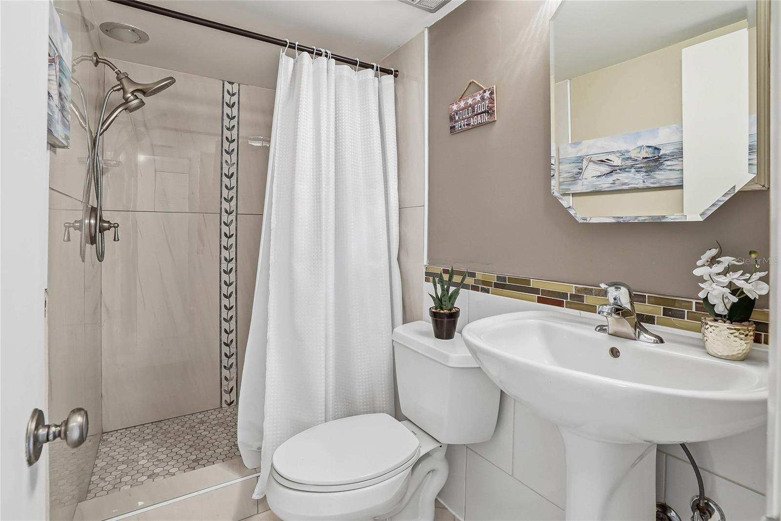 THREE PALMS POINTE CONDO - Residential