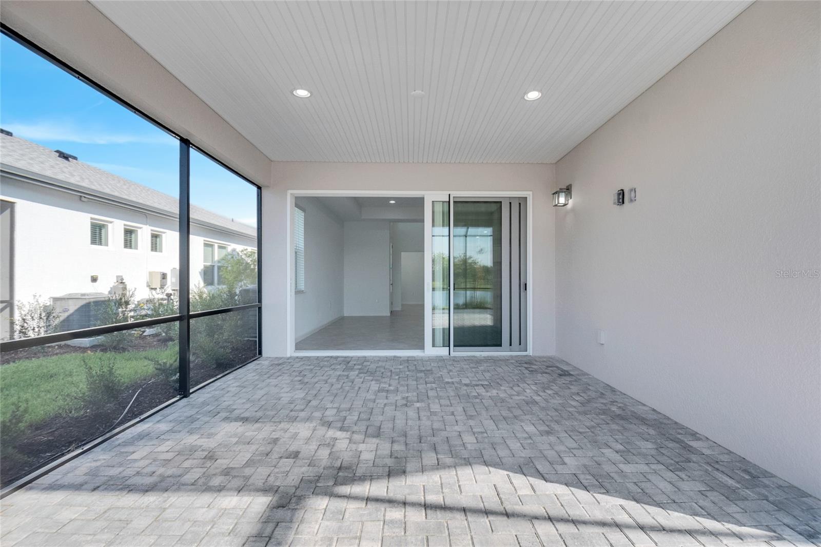 LATITUDE/DAYTONA BEACH PH 1 - Residential Lease