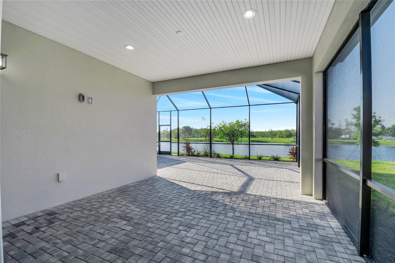 LATITUDE/DAYTONA BEACH PH 1 - Residential Lease