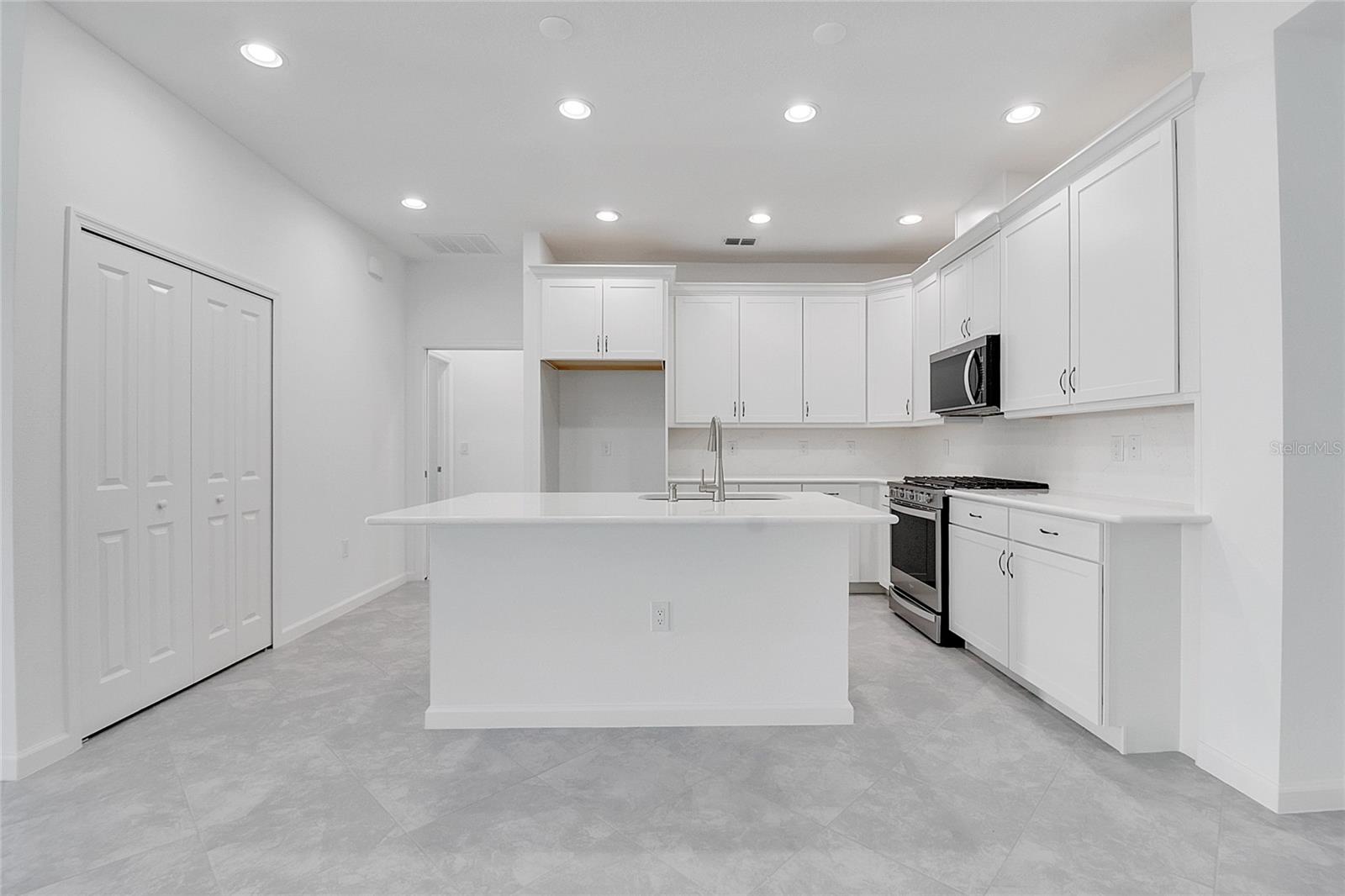 LATITUDE/DAYTONA BEACH PH 1 - Residential Lease