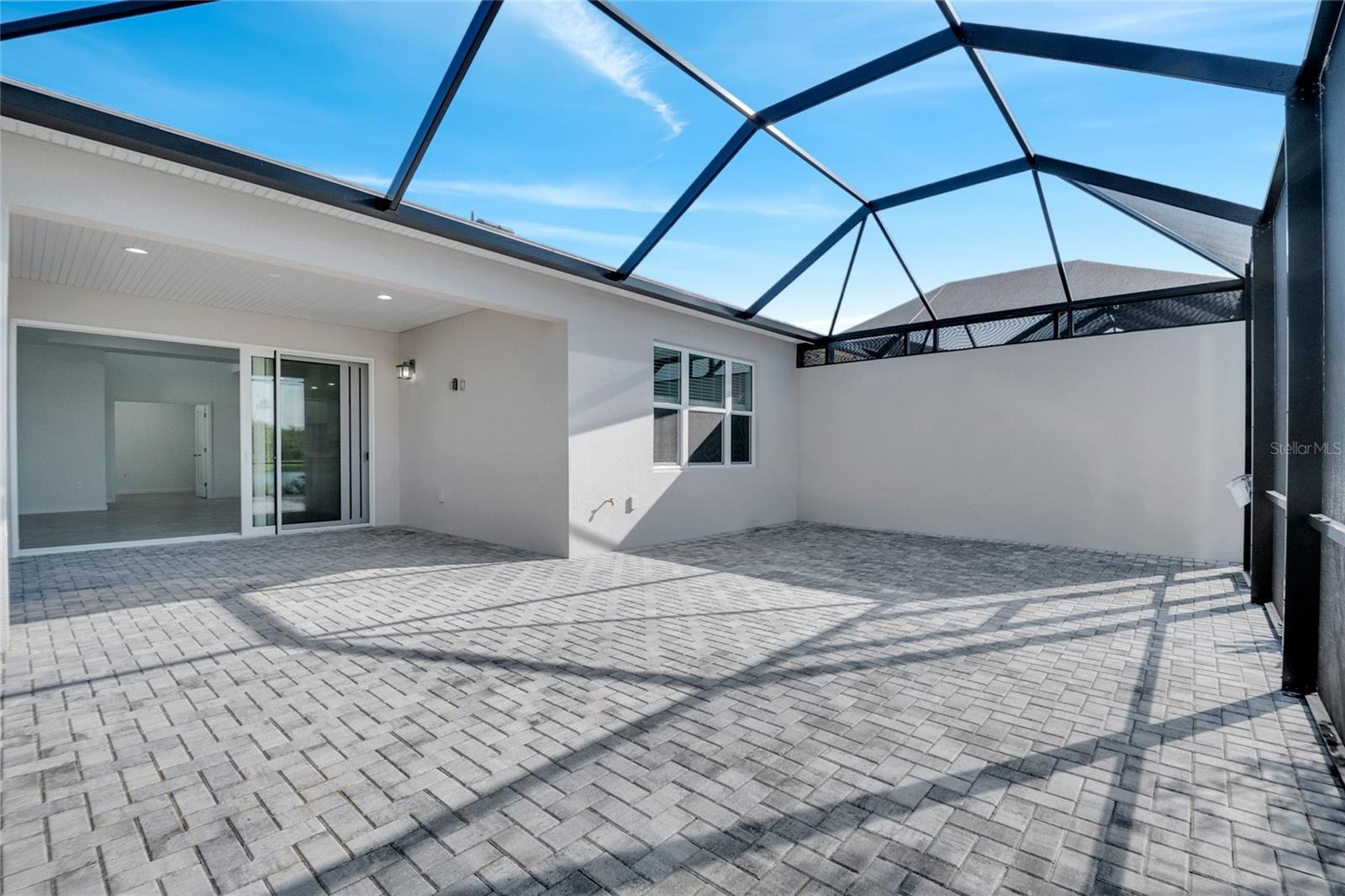 LATITUDE/DAYTONA BEACH PH 1 - Residential Lease