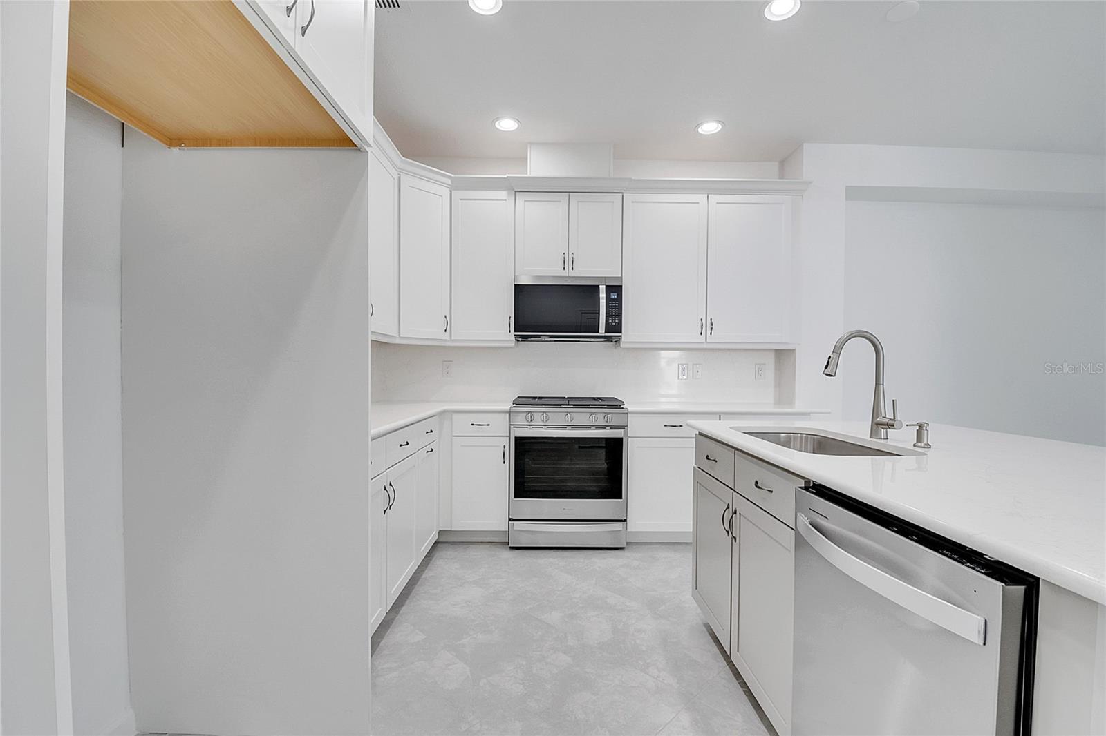 LATITUDE/DAYTONA BEACH PH 1 - Residential Lease